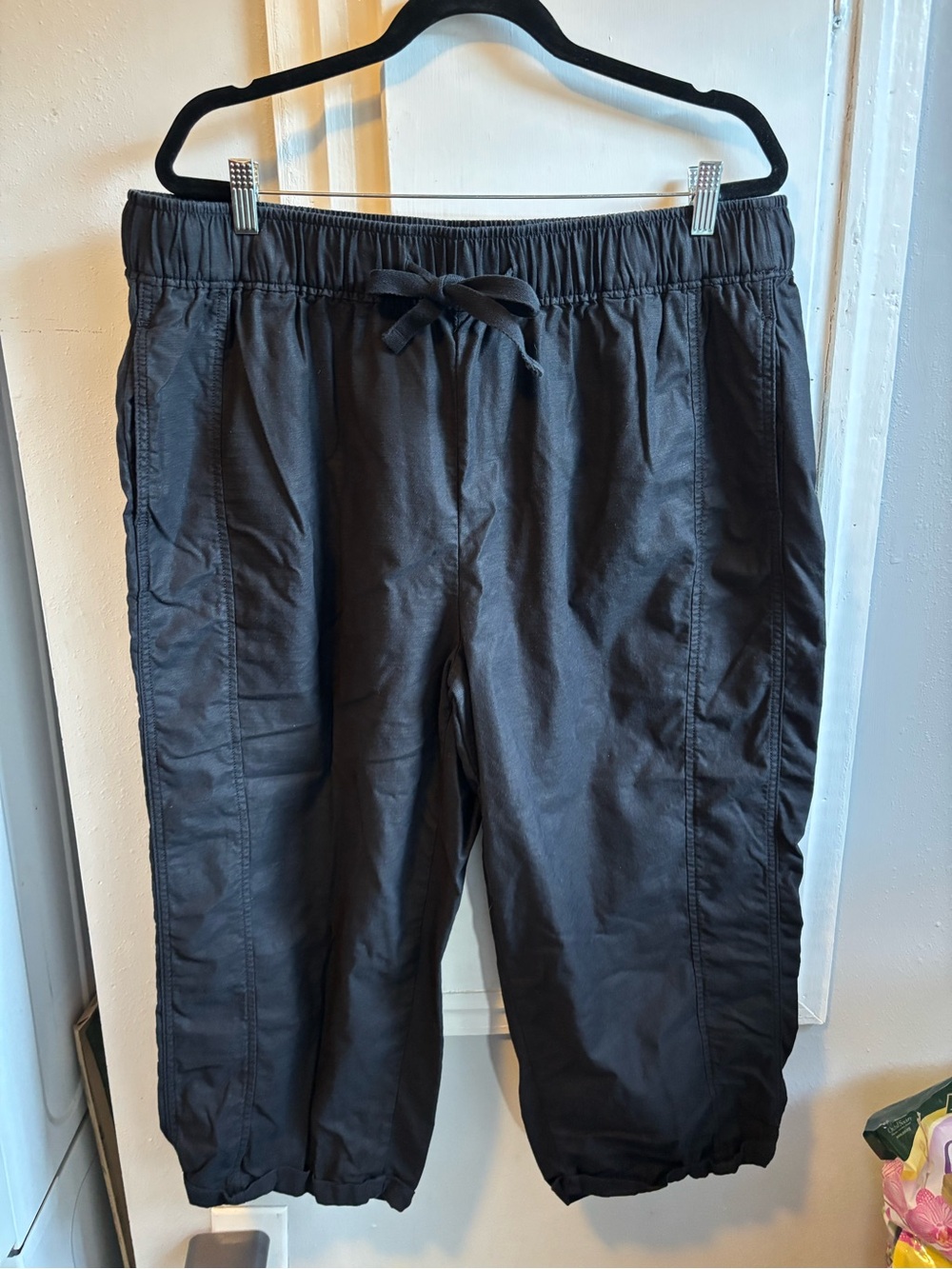 Lane Bryant Black Elastic Waist Cropped Pants